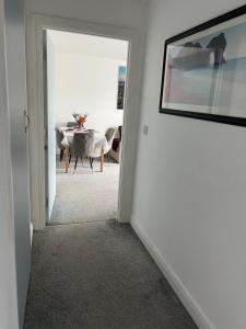 Modern 2 BR Flat with Parking near parks beach and University