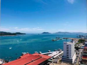 Maxhome Cozy at The Shore Kota Kinabalu