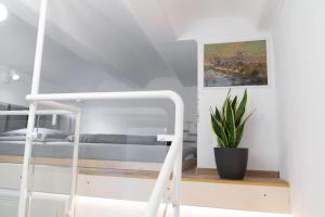 Classy Apartment private garden by Wenceslas Square