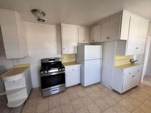 La Cienega Near The Grove & Public Transit