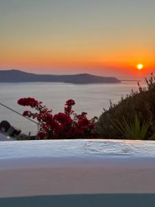 Spiti Barbara Santorini - Caldera View & Jacuzzi