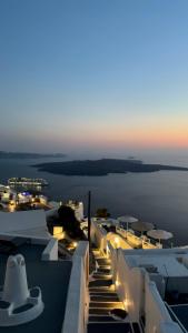 Spiti Barbara Santorini - Caldera View & Jacuzzi