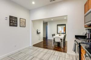 Spacious & Central! Pet-Friendly Emeryville Home