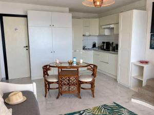 Studio vue mer, clim, parking - 4 pers. - FR-1-226A-215