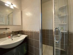 Ravissant T2 à la plage centrale - 4 pers. - FR-1-413-270