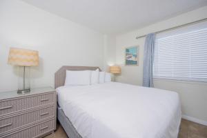 Gulf Shores Surf & Racquet 703C condo
