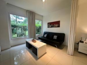 Genial apto en Solanas, piscinas climatizadas, verdes y relax