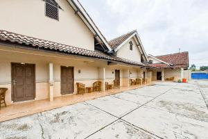 Urbanview Hotel Gracia Metro Lampung