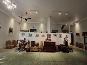 LANIS HOUSE by the pond