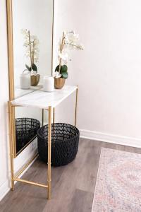 Charming Historic Studio in Mid-Wilshire Los Angeles near Koreatown