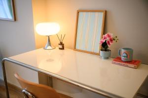 The Golden Glow Studio Private Self-Check In Center District 10