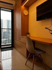 KUNINGAN CBD STUDIO 29 sqm With balcony LOCATED in PRESTIGIOUS AREA AT NEWTONE 2 TOWER BRAND NEW STYLISH DESIGN ELEVATED STAY