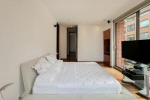 Virrey Luxury Condo 2BR & Jacuzzi