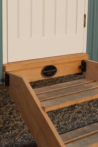The Hedgerow Hut