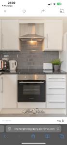 Chapel house-M65- Hospital- parking-shops-food-5 beds- sleeps 7
