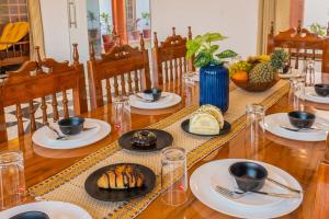 Royal Rajasthani Haveli with Private Pool by Ozy Stays