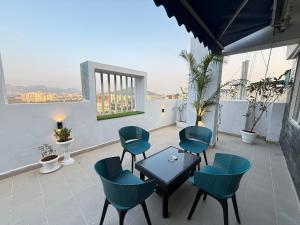 Stay At Candys Cozy Family Penthouse in Scenic Udaipur
