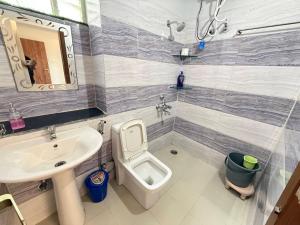 Stay At Candys Cozy Family Penthouse in Scenic Udaipur