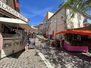 SM1463 STUDIO CABINE- SAINTE MAXIME 4 couchages