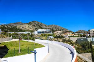 Beautiful apartment with private pool in Higueron West