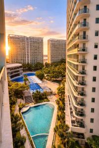 Azure Tropics near NAIA Airport with WIFI and Netflix