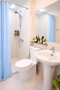 Azure Tropics near NAIA Airport with WIFI and Netflix