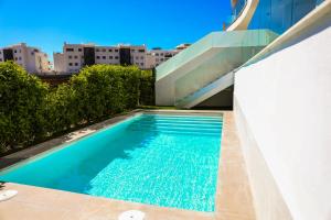 Beautiful apartment with private pool in Higueron West