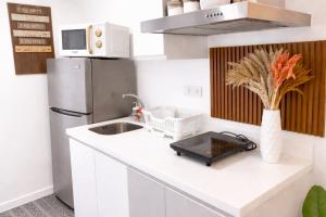Azure Tropics near NAIA Airport with WIFI and Netflix