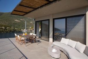 Villa Kalamos -Elegant Villa With Direct Sea Access