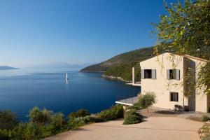 Villa Kalamos -Elegant Villa With Direct Sea Access