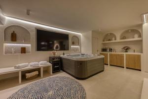 Santorini Suite, Jacuzzi & Hammam