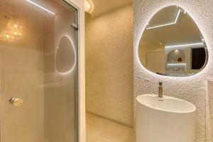 Santorini Suite, Jacuzzi & Hammam
