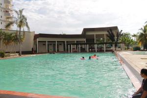 Fullhouse Marina View Villas Apartment
