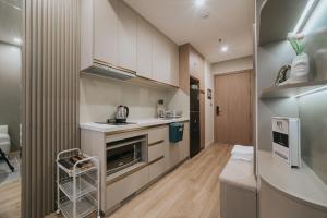 Comzy Ha Long Bayview Luxury Apartment at ICON40