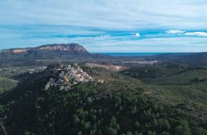 Villa with panoramic view, garden and private pool