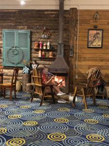 Smiling Pine Dalat - Thông Reo