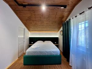 Lakeview Escape Koman