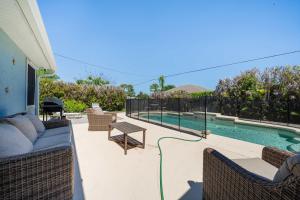 Spacious 5BR Pool Oasis Near Disney Resort