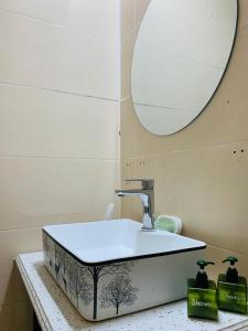 Penthouse apartment with lake view 2