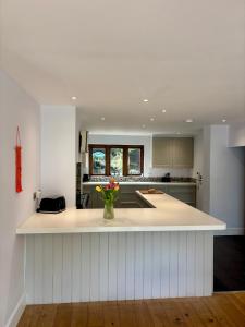 Splendid, spacious 7 Bedroom holiday home with Hot Tub - Isle of Wight