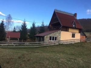 Cabană în Coada Lacului Leșu