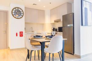 Modern 1BR in Waters Edge 11