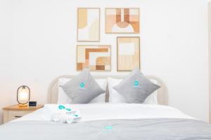 Modern 1BR in Waters Edge 11