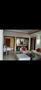 Paradise Beach and Jacuzzi Beach-Front Apartment