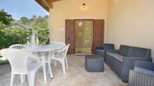 Itadhome - "Villa sul Rio", vicino al mare, ampio giardino con ruscello