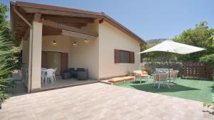 Itadhome - "Villa sul Rio", vicino al mare, ampio giardino con ruscello