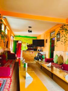 Non Stop Cafe Hostel & Stay