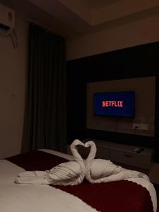 1 BHK Studio apartment Noida Extension by Lussostayz