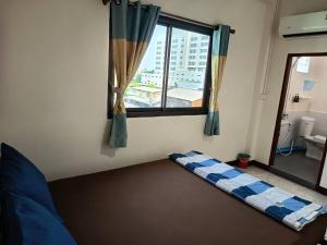 Doctor Thanut Hostel