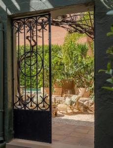 Casa Con Destino
